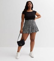 New Look Curves Black Floral High Waist Flippy Shorts